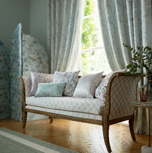 LAURA ASHLEY（ローラアシュレイ）
